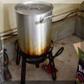 L09. Turkey fryer. 